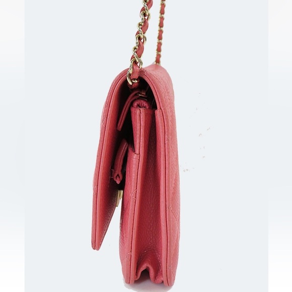 CHANEL Pink Quilted Crossbody Bag - Picture 4 of 16